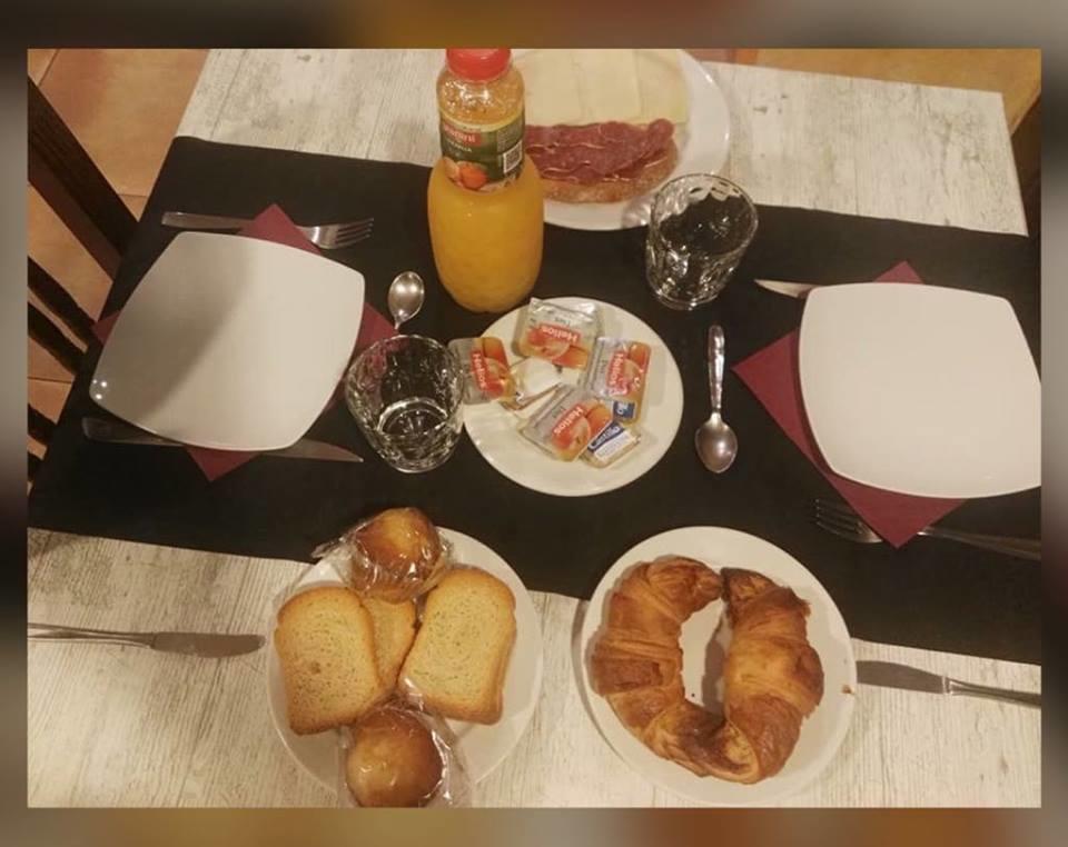 Hostal Can Barrina Arnés Екстериор снимка